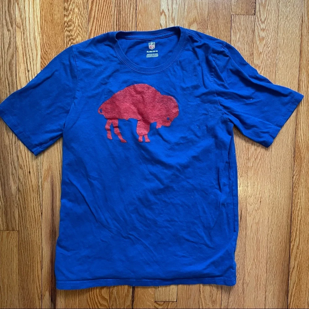 Buffalo Bills Taylor T-shirt Size XL or Womens Small - Picture 1 of 3